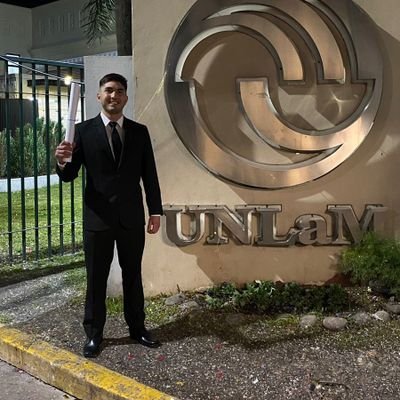 100% bostero 
Educacion física
Creo que educar es combatir
El rocanrol no morirá jamás