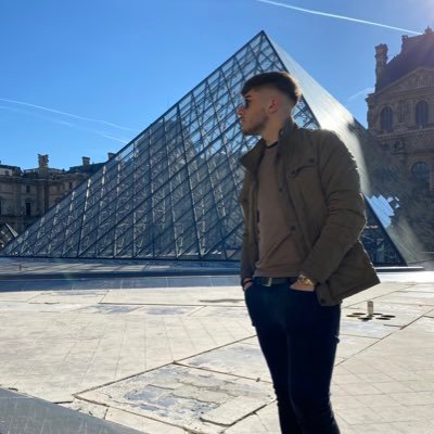 Porti_11_'s profile picture. 