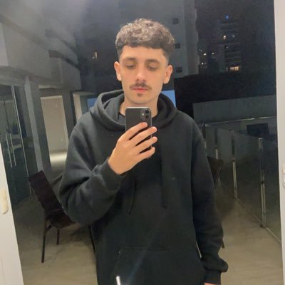 22 anos