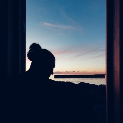 mondbergmusic's profile picture. remembering you when I'm about to forget myself...