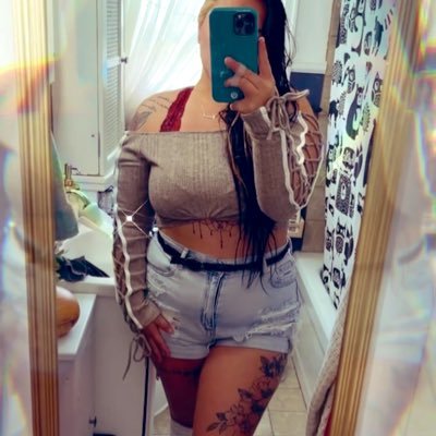 Insmnvxn's profile picture. Just trynna be Stacey’s (𝒶 𝓈 𝒾 𝒶 𝓃) mom