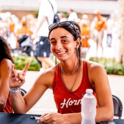 UT Austin W Tennis ‘26 || IG: vivian.ovrootsky || Discord: RIOT#7998