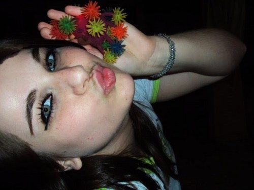 oi, meu nome é Jheovana tenho 13 anos,sou aquariana,fanática por futebol, time Corinthians......  :)

add ai: jheo_vanessa@hotmail.com :)