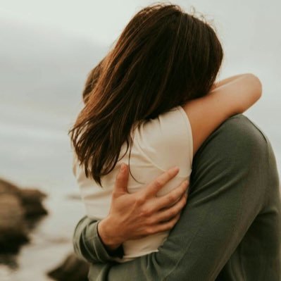 وَ يحدُث أن هاجر وآحده تجعلك تُحب كُل الهجورات …🫂❤️