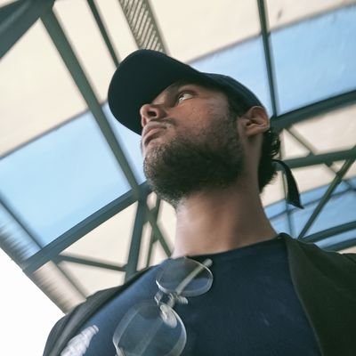 mooooooreShlok's profile picture. I like questioning ideas that don't matter