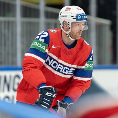 Hockey player, from Oslo Norway Instagram: @mroymark