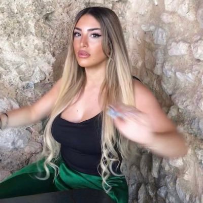 MaevaRitana's profile picture. TAIS TOI ! -Snap 👻 : madamesalv -Facebook 👤: Maëva Nouveau -Insta 📸: maevavuuuuux                         ⚽️Ⓜ️MaReligion