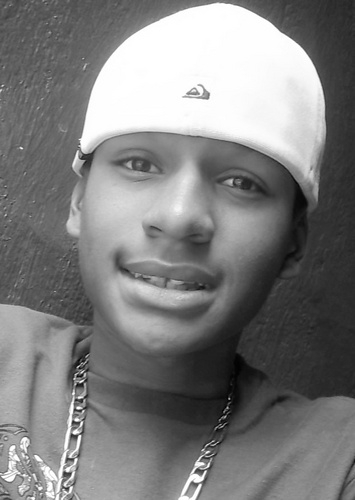 Gui_Teiixeira's profile picture. DEUS LIVRAI-ME DE TODO MAL, AMÉM !
http://t.co/KcVrNo2gNw