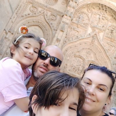 Padre, marido, cartagenero🇩🇰, medio madrileño, seguidor del EFESE, admirador de Valentino Rossi,Marc Marquez y Zinedine Zidane