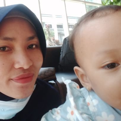 where there is a will there is a way| 

Wahyu's wife| Kia's mom| 
gimme a happiness, love us Ya Rabb :)