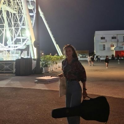 juliefcon's profile picture. 