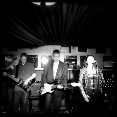 The Ringos are a five piece band in Edinburgh who like to rock up great music by Blondie, Alison Moyet, Eurythmics, Human League, Garbage, Passions, etc.