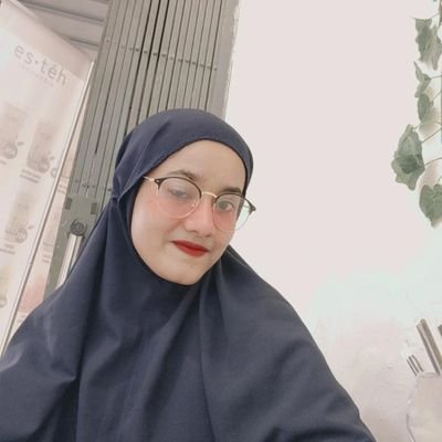 tuhan lebih tau yang terbaik untukku bukan kamu,dia,mereka atau siapapun itu !!!??-