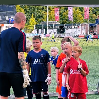 🇱🇺 Dutch ⚽️ Goalkeeper Coordinator @vvhellendoorn.
📄 UEFA B (TC II)  💼Toray Advanced Composites