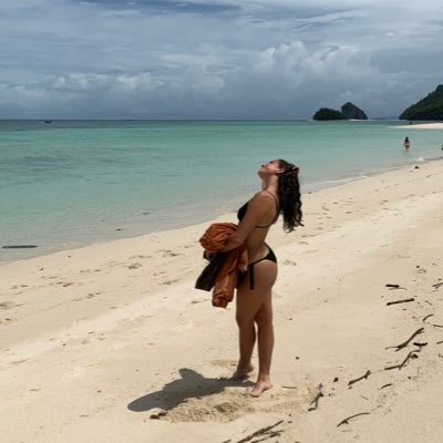 fille des îles apparemment