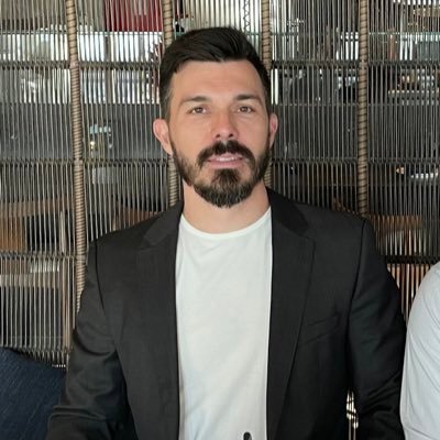 theisacbell's profile picture. Building & scaling  businesses. I write a weekly blog about business & marketing.