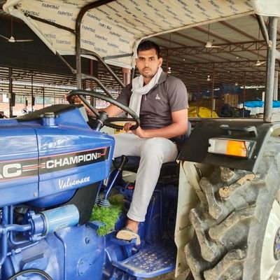 SureshkGG's profile picture. कबीर,स्वर्ग रसातल लोक कुसातल,रचे जमीं आसमान रे।चोदह तपक किऐ छिन माही,सरजे शशि अरू भान रे।।