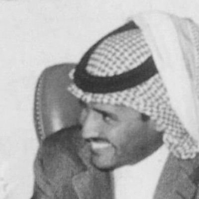 خَلك مِثل القمّر كُل ليّله زَايّرني .