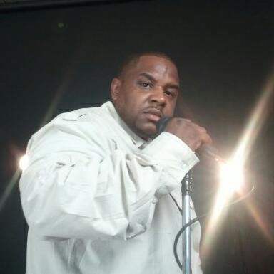 im a r&b and hiphop artist that come with the real when i sing on stage!
