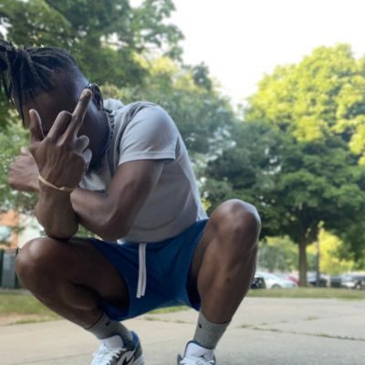 Proud Dad CLE 216 Entrepreneur Influencer Broadcaster Taking Risks are more Rewarding then you think💯 I ONLY respond to my DMs on OF Or CA $ebans7
