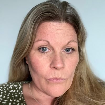 Head of history and social sciences, whole school responsibility for house system. Teacher of history, sociology and media. Mum and dog owner!