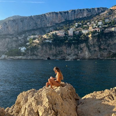 RoseHinds's profile picture. 