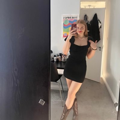 klaudia_brnt's profile picture. tame impala’s right, the less I know the better