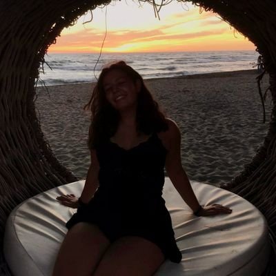 🦋🖤
non avevo nulla da fare e quindi sono qui;
vorrei vivere a Ketterdam; figlia illegittima di Anakin Skywalker; ossessionata da amici e non si era capito