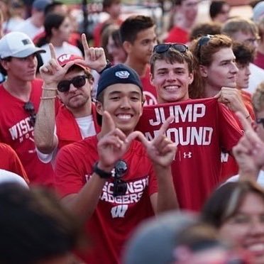 @uw_sjmc ‘26 👐 | Staff Writer, @PrepBaseballWI | Sports Editor, @BadgerHerald | @WSUM_Sports