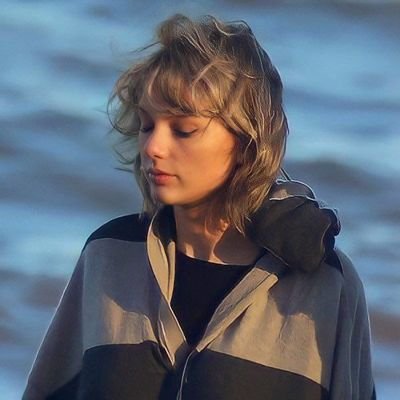 probably listening to 1989 🤍.