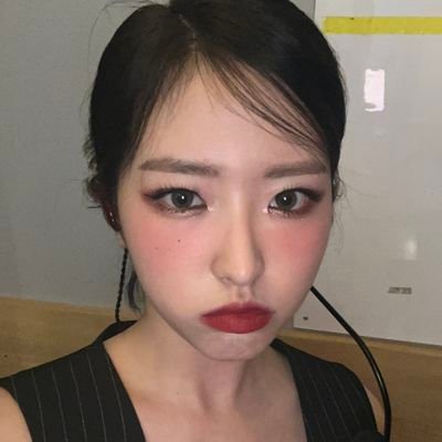 hi #hyeju if you’re reading this i miss you. come back to our minecraft world i built you a house | @enviesan | 23, they