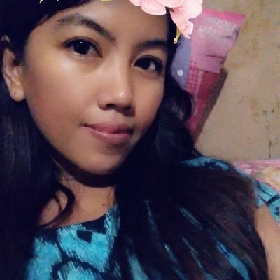 Simple, nice, loves to sing, listen to music,travel foodie and cats. Let's support the right. BBM at DDS supporter here.😊