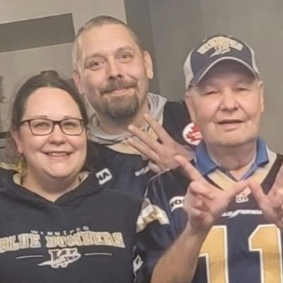 Wife, Mom, Bombers fan. Misses her Dad.