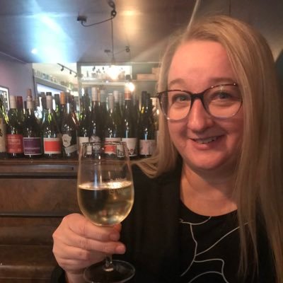 kathtomkins's profile picture. ED physician, loves reading, sleeping, coffee & singing.