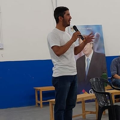 Militante Peronista
católico
estudiante de abogacía
dirigente de la Liga formoseña De Futbol
desempeño en Secretaría Gral del Poder Ejecutivo Fsa