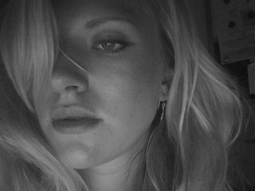 JuliaToal's profile picture. Art Therapist, Artist, Business Owner, and mother to a tiny human