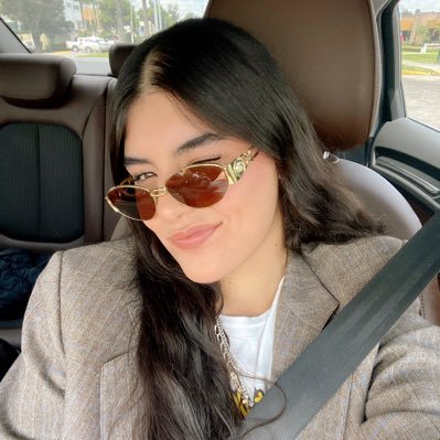 almaguzmanp's profile picture. por la anécdota | 333 ☁️ living.