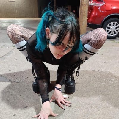 Contortionist • Money Turns Me On • Findom • Apocalypse Theatre • Model • Artist • cashapp $theskeletonbitch