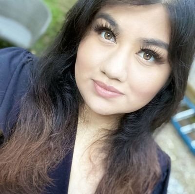 Living my life, engaged to my favorite person. Just a girl who plays games 🤷🏻♀️