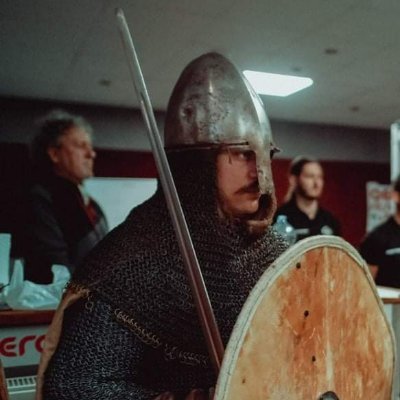 Devout Catholic & Stout Monarchist.🇭🇺🇻🇦Hoch Habsburg!🖤💛
Member of the 'Nyugati Gyepűk Pajzsa' reenactment team.