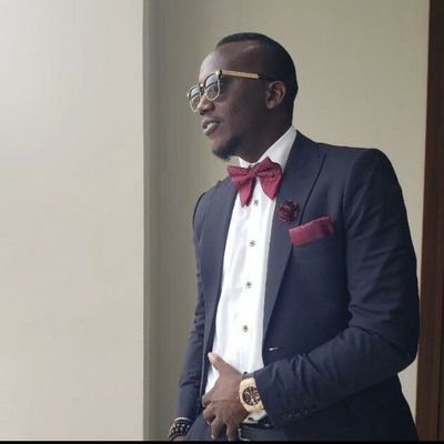 Senior Partner @LAGSALE GROUP owners of👉👉 👉 https://t.co/WEiM81E1gj
https://t.co/VvJ8rtK6Ht
author #LOVEnTEARS #BuriedMemories
poet and script writer
volun