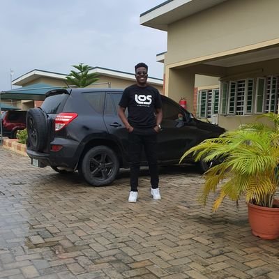 Gradually getting closer to my riches and soft life amen !!!
positive mindset !!
Professional Bass player 🎸
My middle name is Sales, i give good deals !!!!