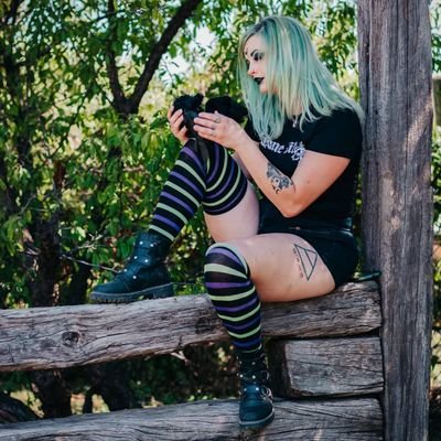 Alternative Modelš
Photographer š·
Aspiring Actressš¬
Artistš
Longboarderš
MomšÆšÆšÆ
Music Fanaticš§š¤