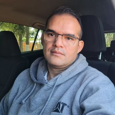 BenitezLiseras's profile picture. Paz y Bien.