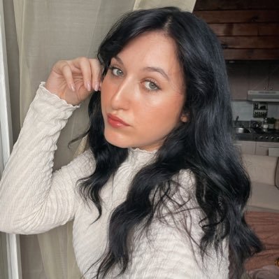 Canadian, doing a bachelor's degree in French literature and literary creation. I talk about books and I review them. Find me on IG, NetGalley & TT