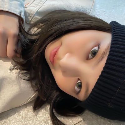 FarahES2's profile picture. f