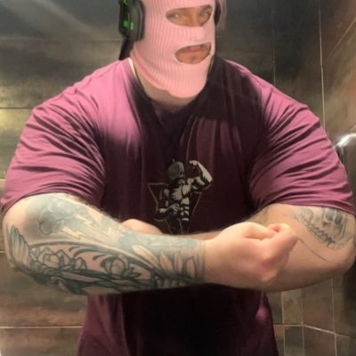 Ever seen a big dude shake his hips like  a stripper. Twitch affiliate