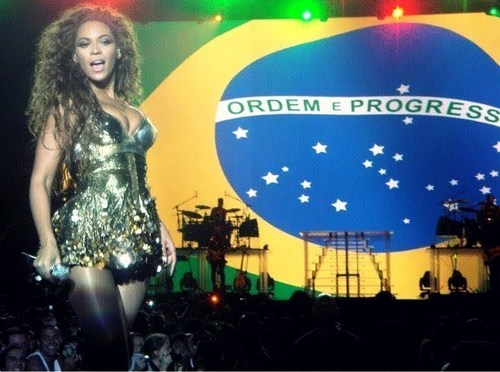 Carioca e flamenguista! fã da Beyoncé.. ♥