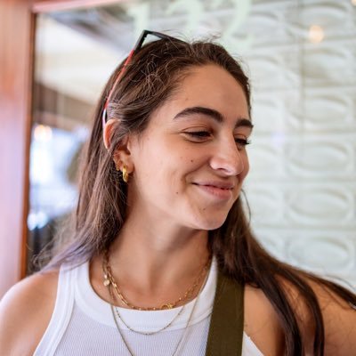dianacarolina_3's profile picture. now: public affairs at @SKDK | previously: @senwarren • @senschumer • @senatedems | opinions mine | she/her/ella | 🇻🇪