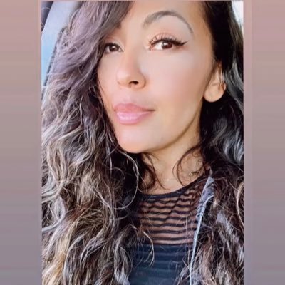 1LizethPavon Profile Picture